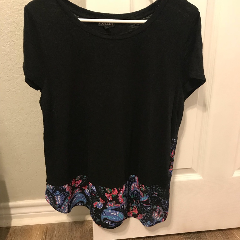 Black & paisley Express top.